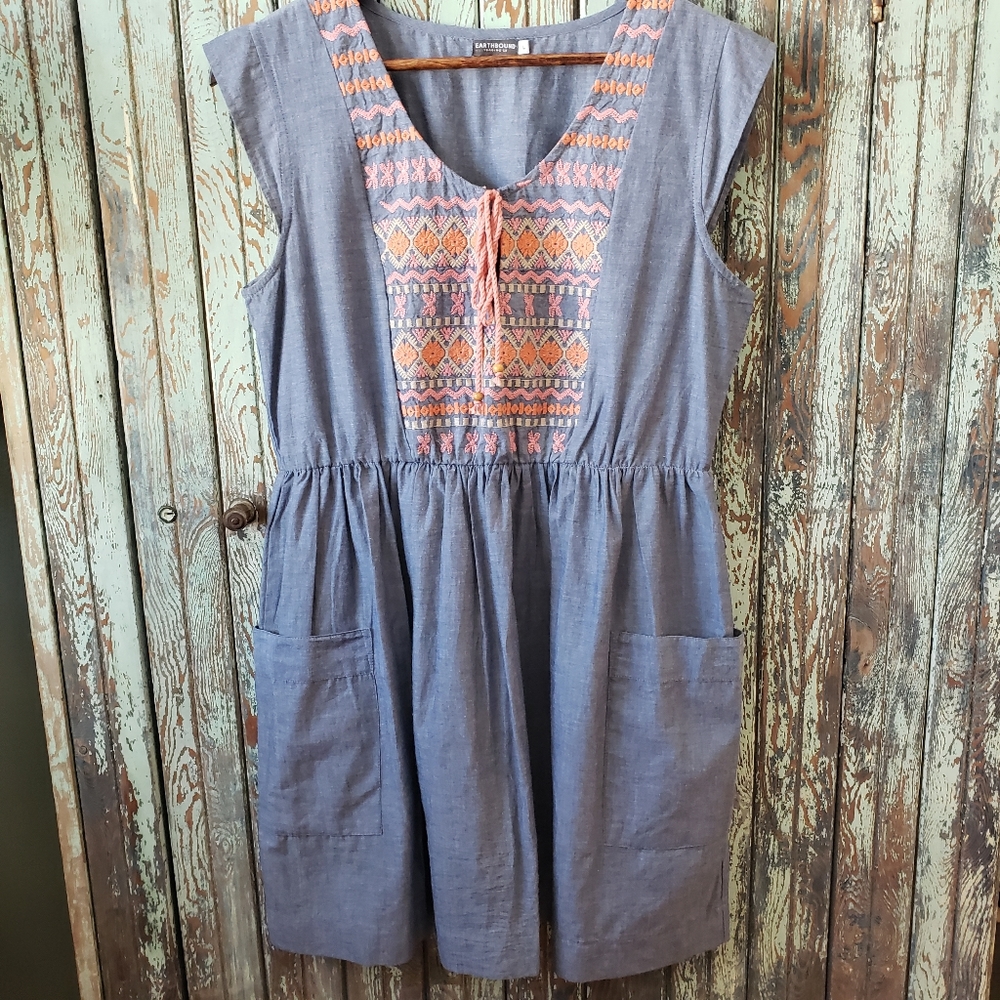 Earthbound dress size L